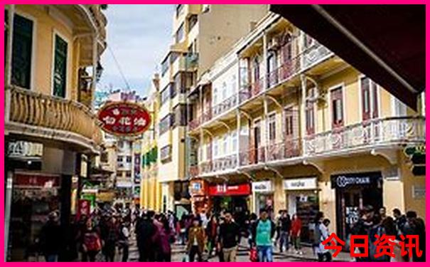 适合七八月份旅游的城市